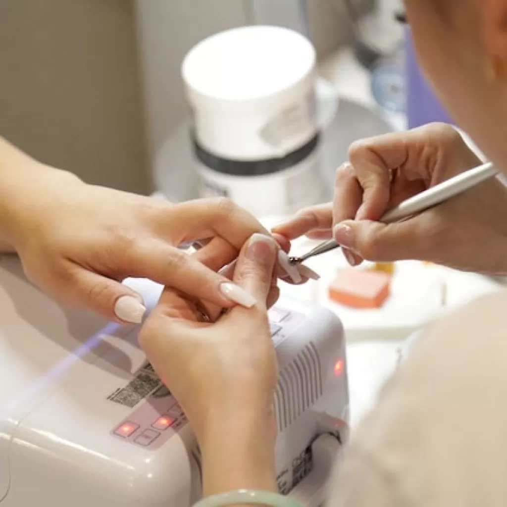 Expert Manicure Treatment